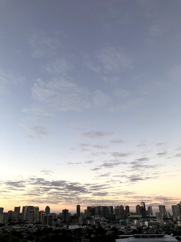 Sunrise with the Honolulu skyline