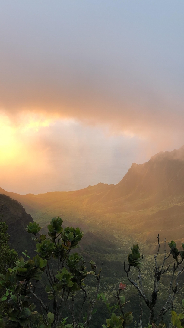Sunset over the Kalalau Valley Kauai OC x