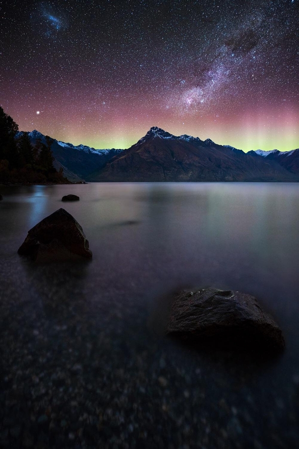The Aurora Australis captured over the weekend in Queenstown New Zealand OC x williampatino_photography