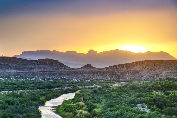 The beauty of the MexicoUnited States border as seen from Big Bend NP Texas 