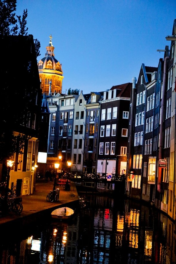 the canals of Amsterdam by night
