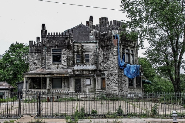 The castle house war on rATBGE reminded me of a hometown favorite- the now abandoned Prince Mongos Castle