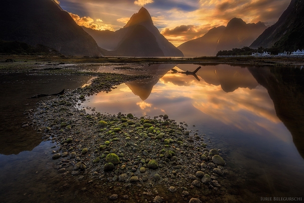 The enchanting Milford Sound in southern New Zealand Photo by Iurie Belegurschi 