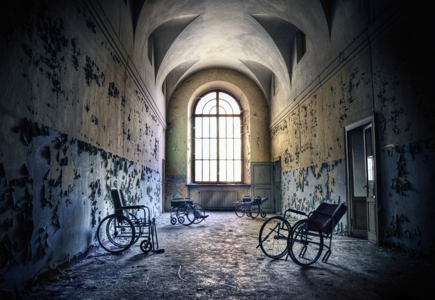 The forgotten - an abandoned hospital in Italy 