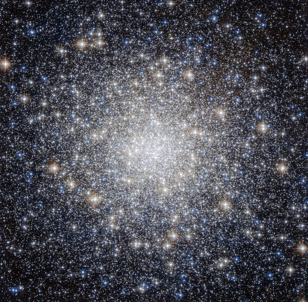The heart of the M Hercules Globular Cluster a ball of   stars that orbits the core of our Galaxy 