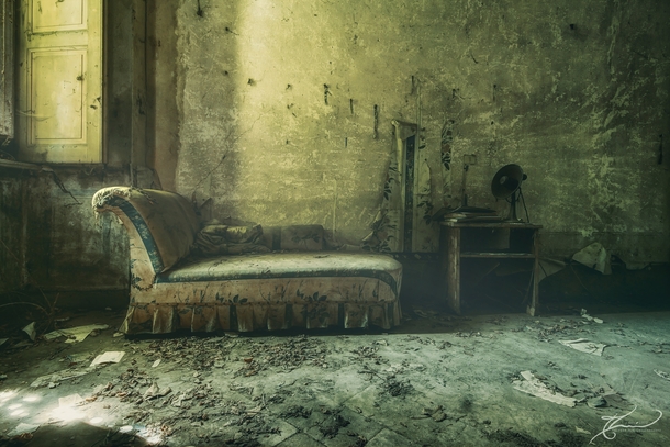 The Lounge Castello A By Lost in Decay 