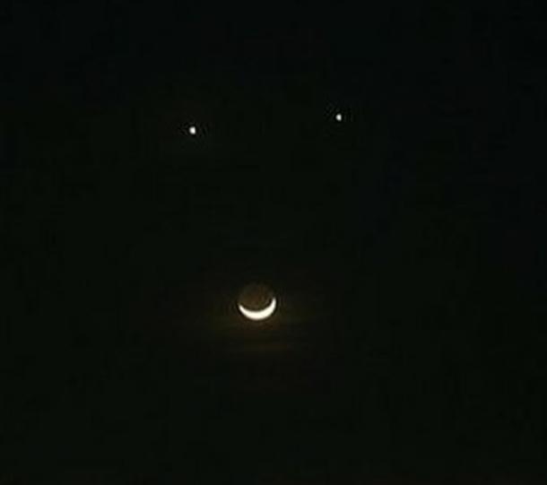 The Moon Jupiter and Venus team up to smile down upon us