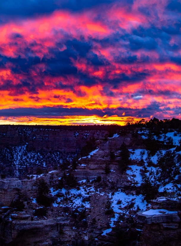 The most incredible sunrise Ive ever seen Grand Canyon National Park Arizona  OC