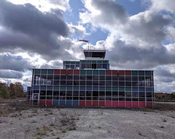 The old Nartron airport Reed City MI  x AIC