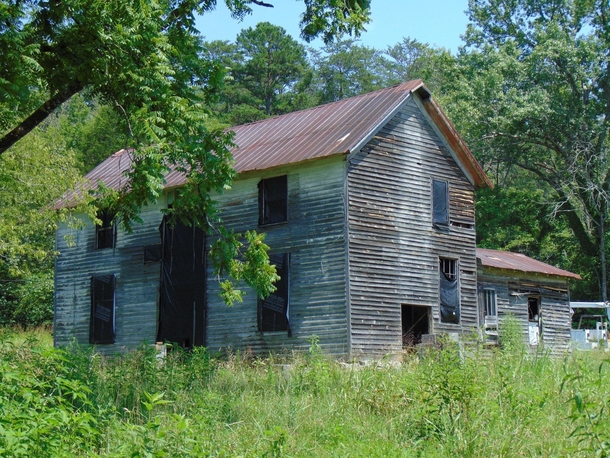 The old timers refer to this abandoned farmhouse as the Old Frank Giles Place named for the man who built it in  However it would become well known for a much darker reason in  during a robbery turned homicide Monroe County TN Story in the comments