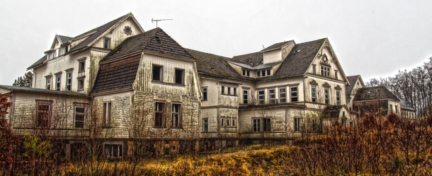 The sanitarium Unknown location  by Uwe Genanntmaddog 
