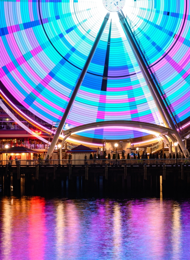 The Seattle Great Wheel looking colorful 