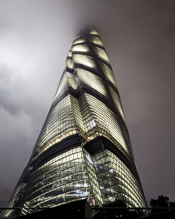 The Shanghai Tower spiralling into infinity