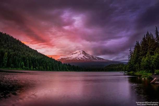 The sky was boring when I drove away a few minutes later I knew I had to turn around to capture the colors Mt Hood Oregon x