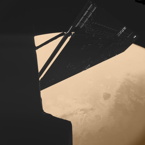 The spacecraft Rosetta made this incredible picture during a Mars flyby