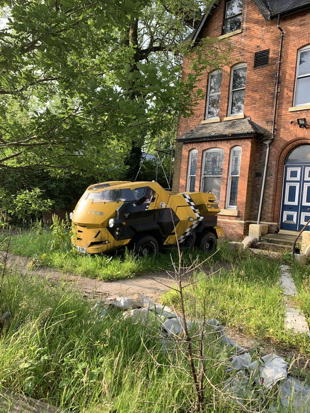 This abandoned Land Rover City Cab House is also abandoned