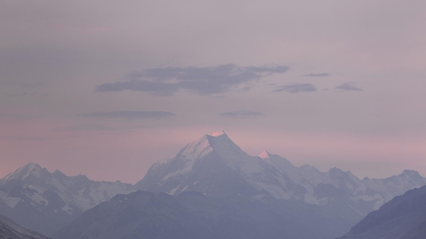 This Picture of Aoraki Looks Like a Painting 