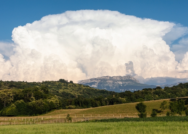 Tiny mountain giant cloud - France - OC