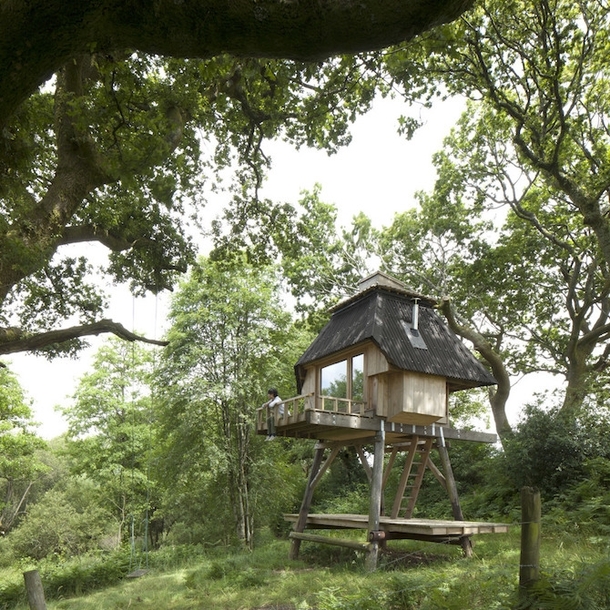 Tiny Stilted Hut by Nozomi Nakabayashi in the woods of Dorset England 