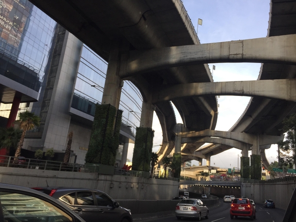 Triple-decker ring road portion in Mexico City