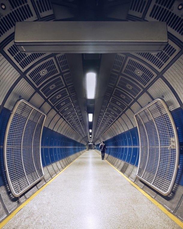 Tunnels in London x