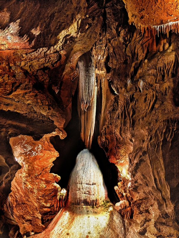 Two rock formations growing together Shenandoah caverns 