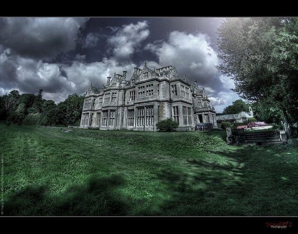 UE Abandoned Mansion  R  by Rustysphotography