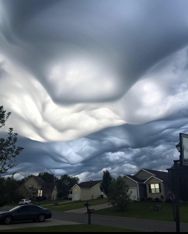 Undulatus asperatus clouds over Harrodsburg Kentucky