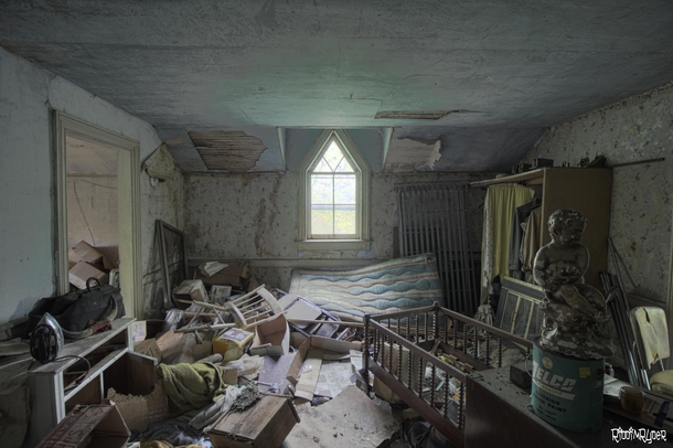 Upstairs Inside an Abandoned Ontario Farm House 