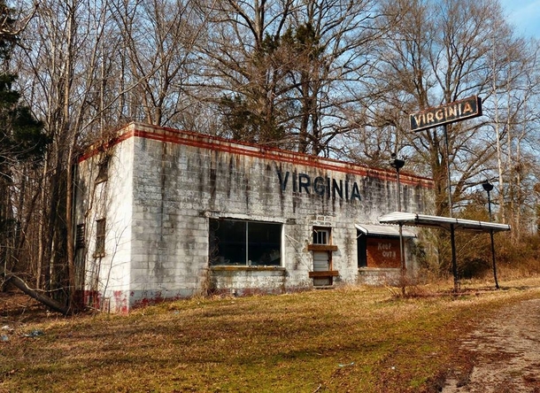 Virginia state line store along US  at the VANC border 