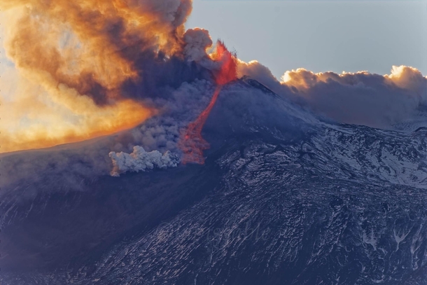 volcanic eruption of Etna  Sicily 