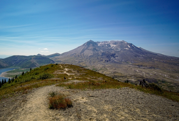 Volcanic terrain at Mt St Helens 