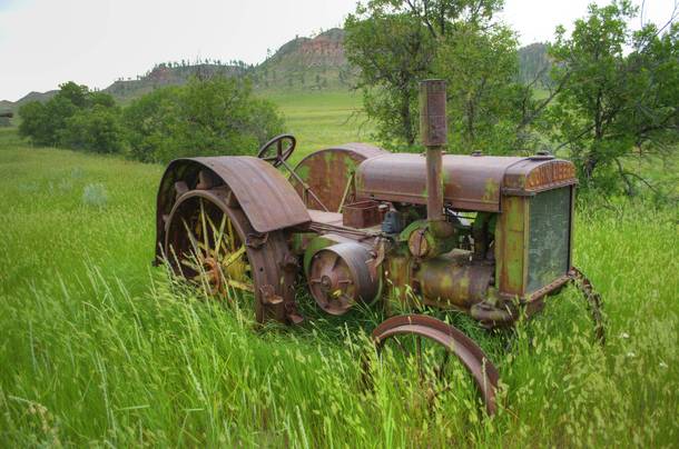 Waiting to be Re-discovered John Deere D in SouthEastern MT 