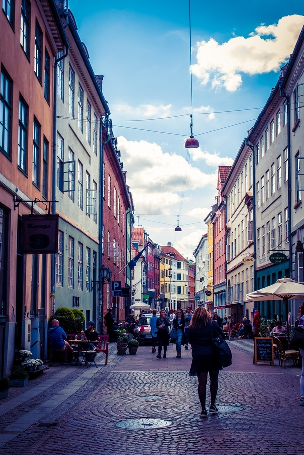 Walking through the streets of Copenhagen 