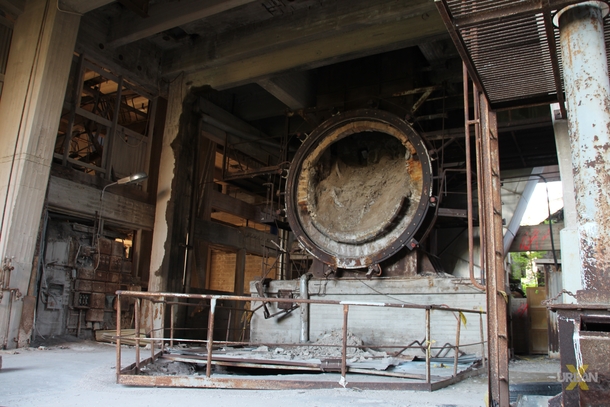 Was exploring an abandoned cement factory Found tons of asbestos rusted machinery and a huge abandoned area 