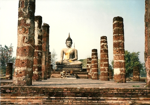 Wat Maha That Sukhothai Thailand  by Willard Losinger 