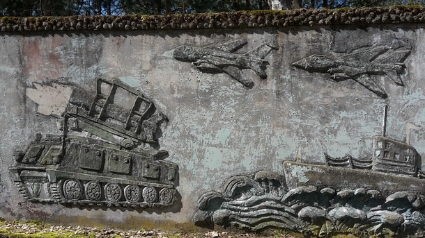 Went back to explore one of my favourite abandoned locations near Berlin a Soviet Army Base Thought you all might like to see some left over reliefs from the base Paint peeled off on this panel but still lots to see
