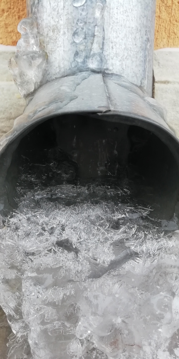 When the water inside a pipe freezes
