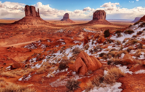 Winter snow in Monument Valley Utah photo by Jeff Clow - Photorator
