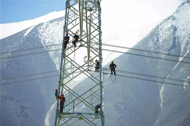 Worlds highest power lines in Tibet