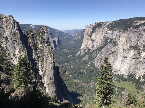 Yosemite four mile trail is breathtaking in many ways 