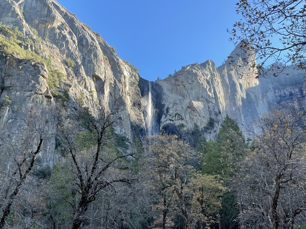 Yosemite Ntl Park - Bridal Veil Falls  x  OC