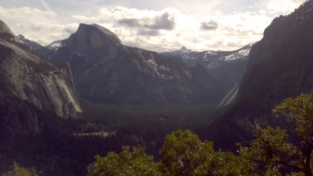 Yosemite Valley as seen from the Upper Yosemite Falls Trail 