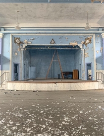  another photo of the empty Masonic meeting hall