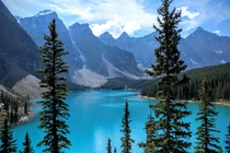  Beautiful Moraine Lake in Banff Alberta Canada 
