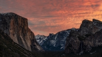 A Fiery Sunrise at Tunnel View in Yosemite  IG seanhew