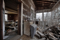 A Look Inside An Abandoned Cabin Built in the s with Everything Left Behind 