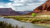 A spring morning chasing the Colorado River down to Moab UT 