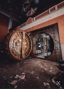 Abandon vault in Italy Anyone have any more information