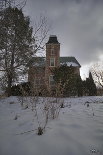 Abandoned Addams Family House in Rural Ontario 